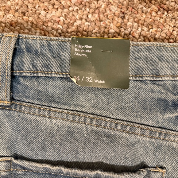 Wild Fable NWT Women 14 Short Bermuda High Rise Distressed - Picture 6 of 6